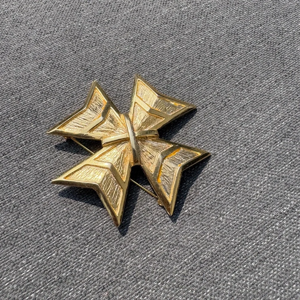 Vtg KJL‎ Kenneth Jay Lane Maltese Cross Brooch Pin 2.5